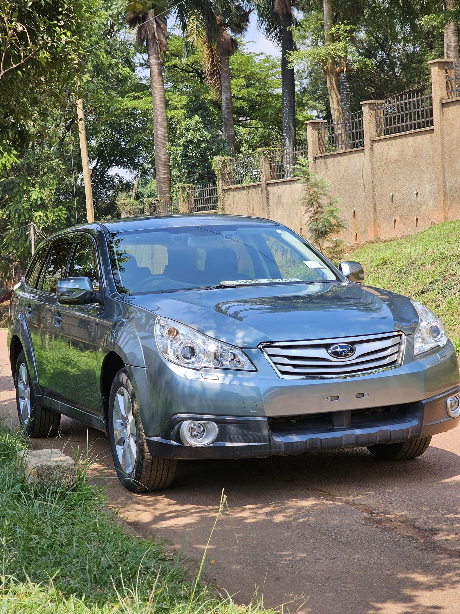 SUBARU OUTBACK 2010 MODLE