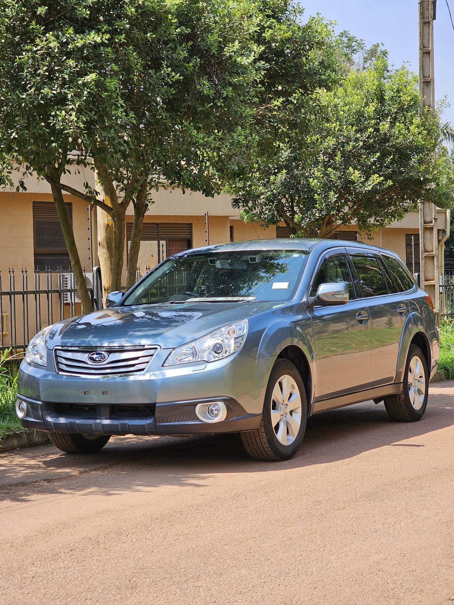 SUBARU OUTBACK 2010 MODLE