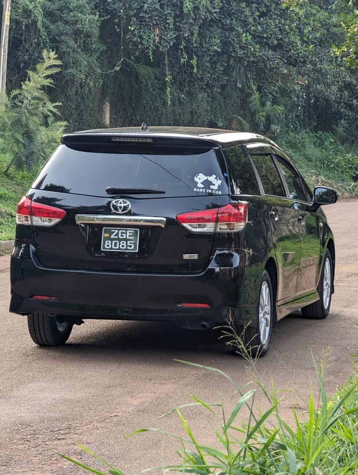 TOYOTA WISH 2010 model 