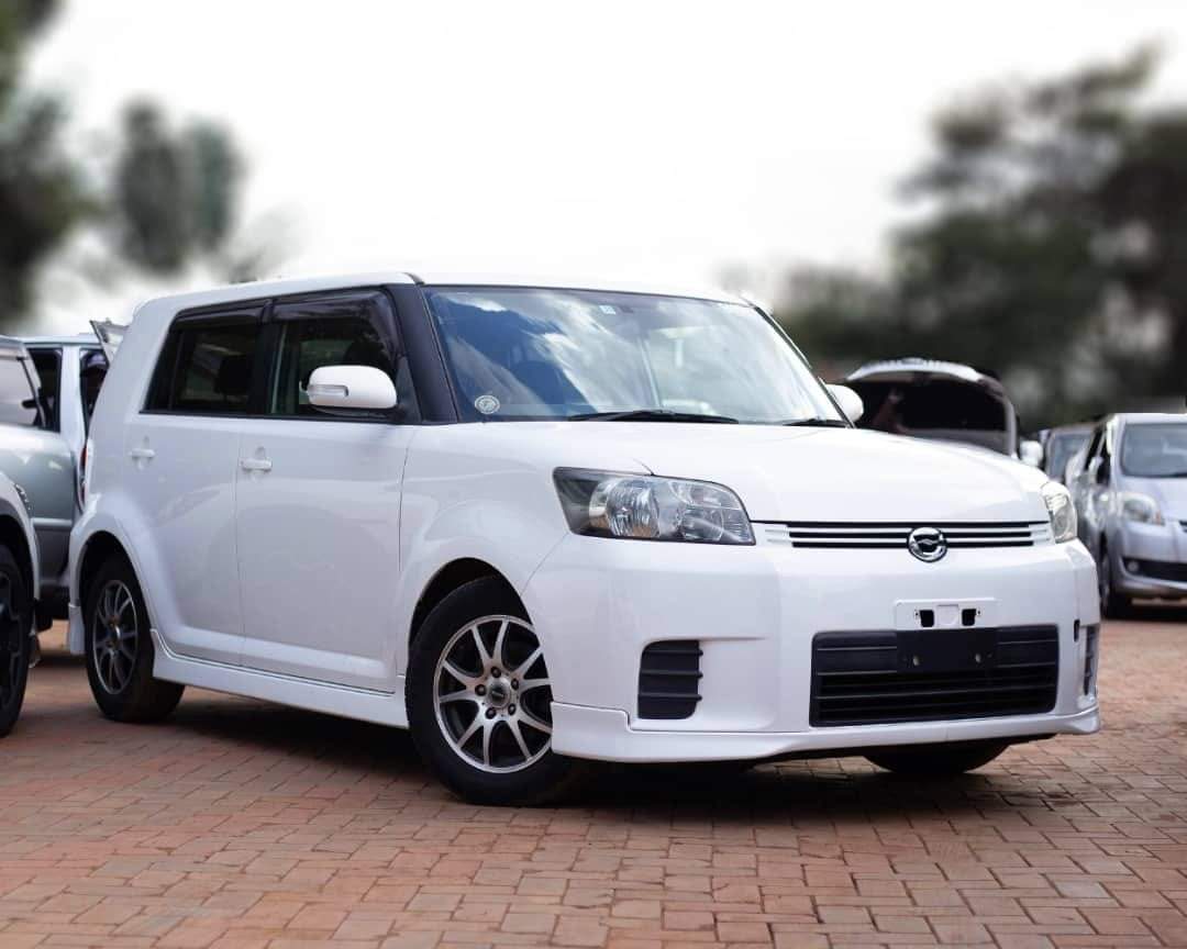 TOYOTA RUMION 2011MODEL PEALWHITE