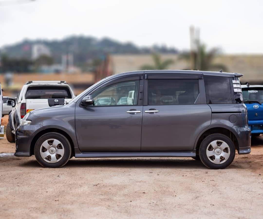 TOYOTA SIENTA 2010MODEL