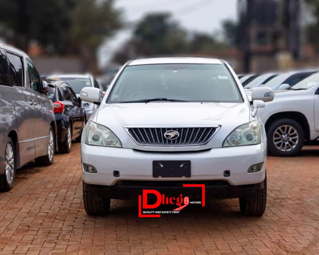 TOYOTA HARRIER 2011MODEL PEALWHITE