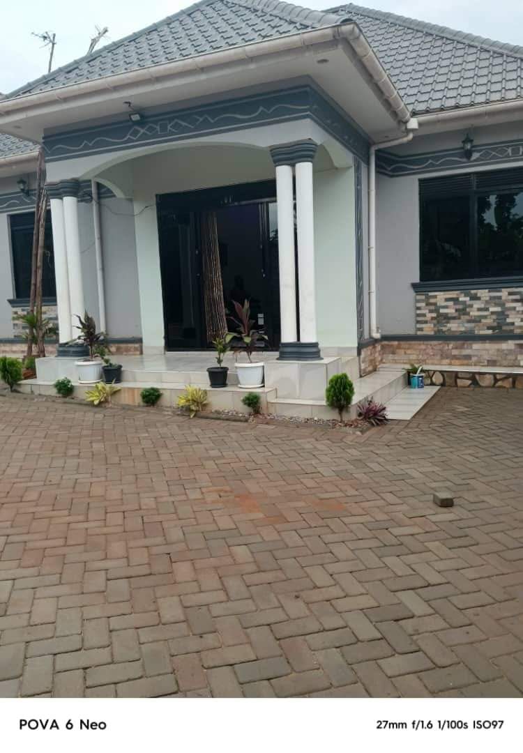 3 bedroom house for sale in Buloba