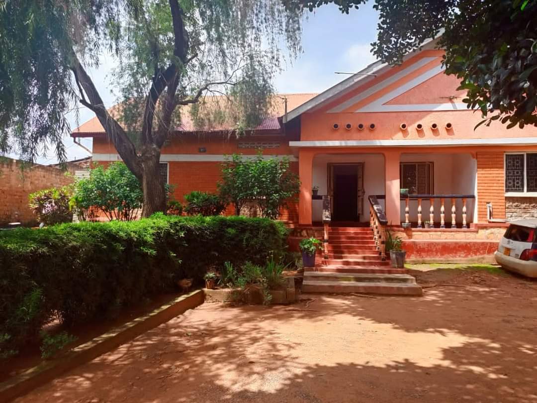 4 bedroom house for sale in Kisaasi