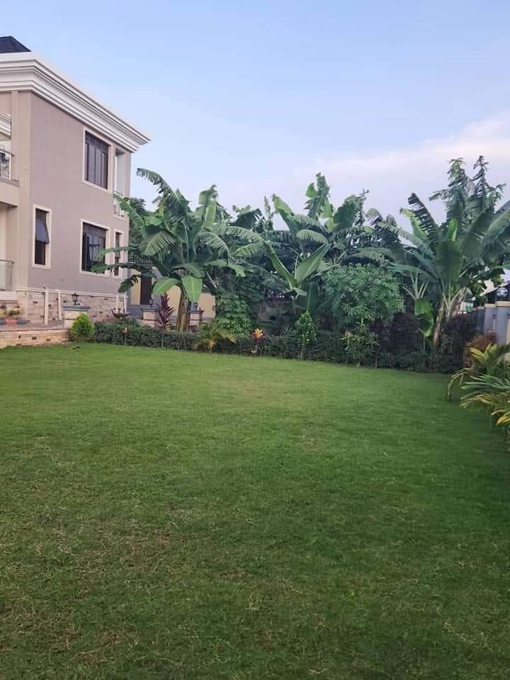 5 bedroom house for sale in Bwebajja