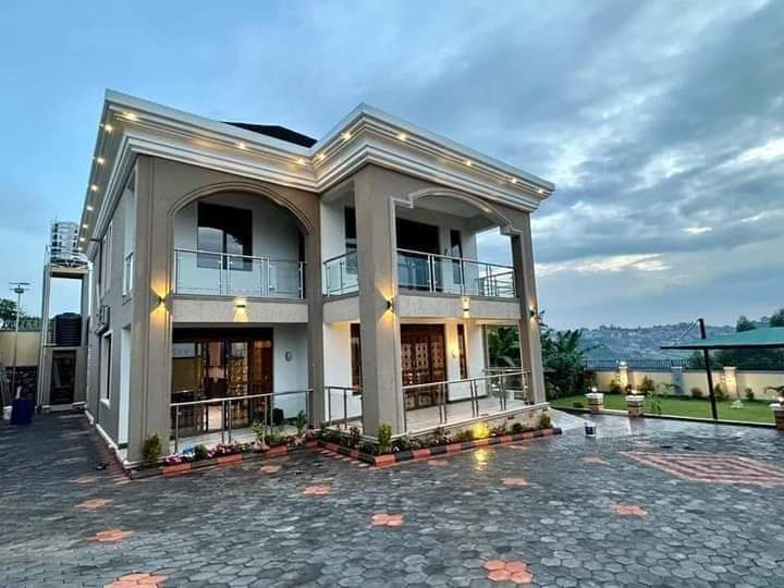 5 bedroom house for sale in Bwebajja