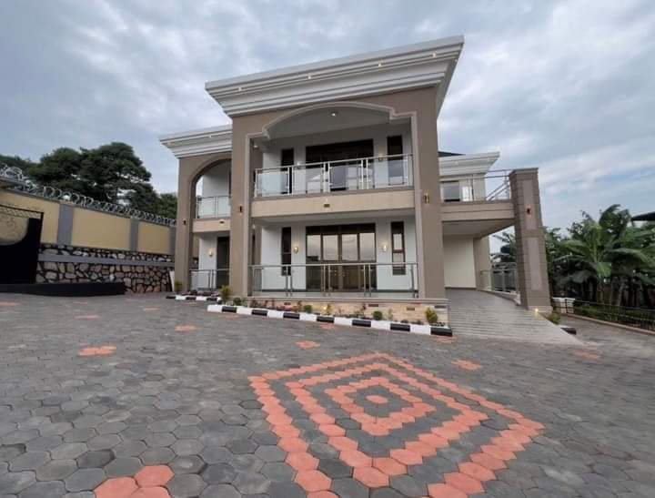 5 bedroom house for sale in Bwebajja