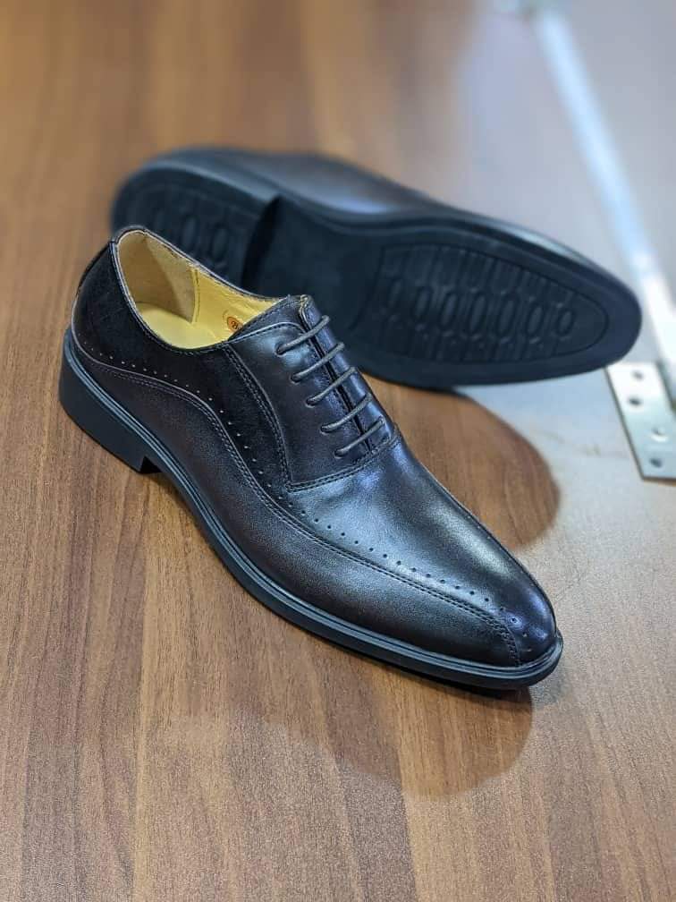 Gentlemen shoes with laces 