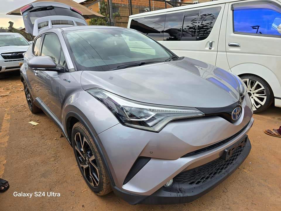 Toyota CHR hybrid 2018 model