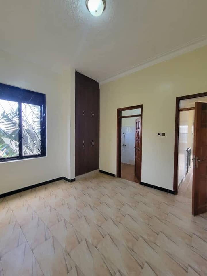 4 bedrooms House for sale  at kira