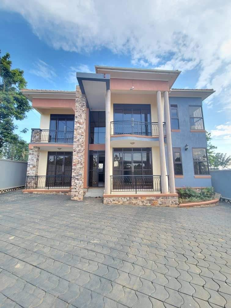 4 bedrooms House for sale  at kira