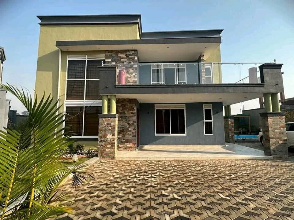 House for sale at Kyanja kungu