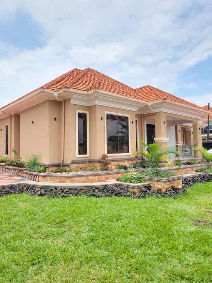 House for sale at Kitende Entebbe Road