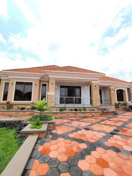 House for sale at Kitende Entebbe Road