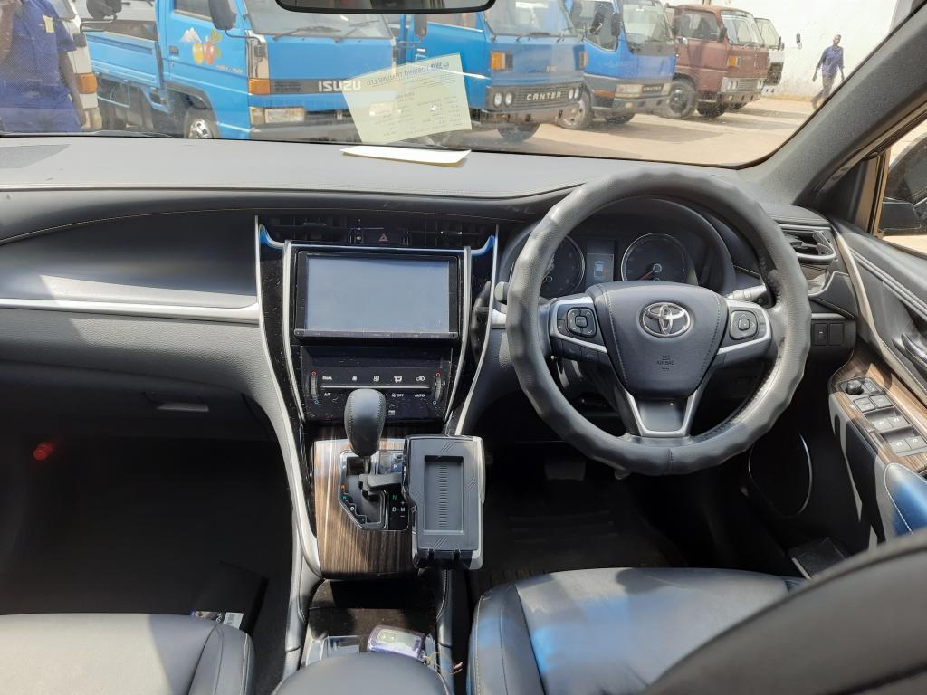 TOYOTA Harrier 2015 model