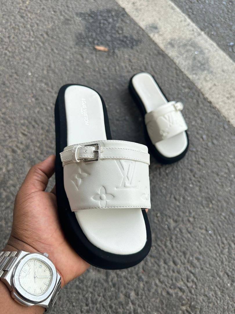 Ladies sandles