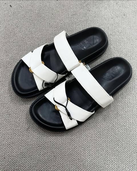 Ladies sandles