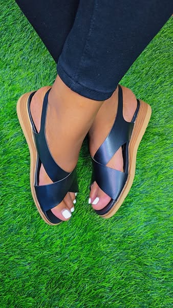 Stylish flat shoes for women