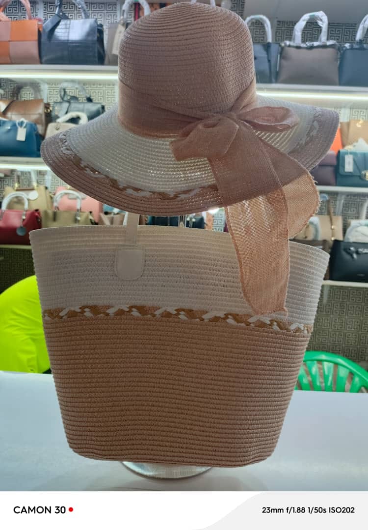 set of beach bag with a hat