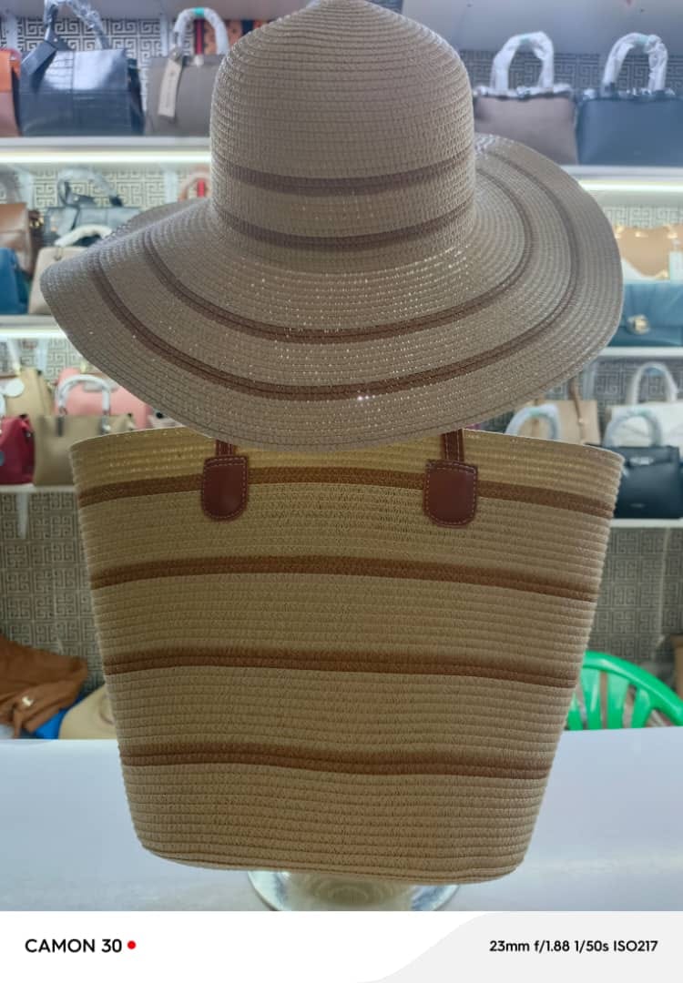 set of beach bag with a hat