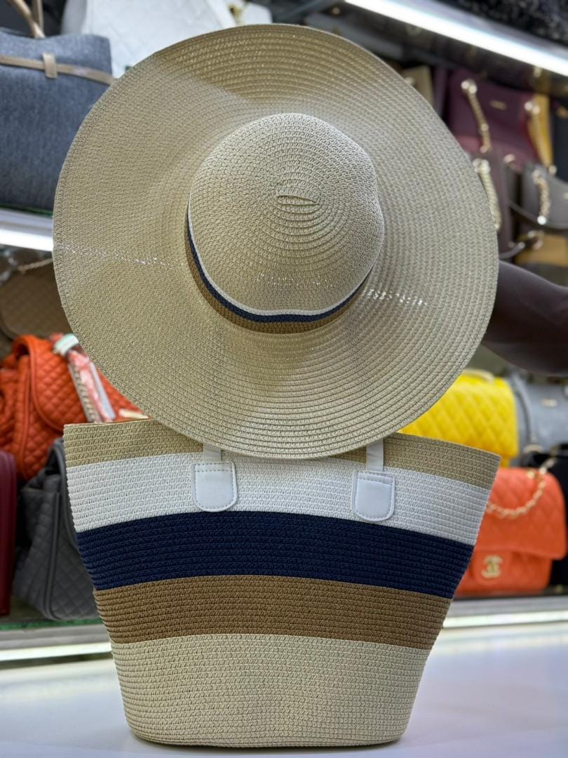 set of beach bag with a hat