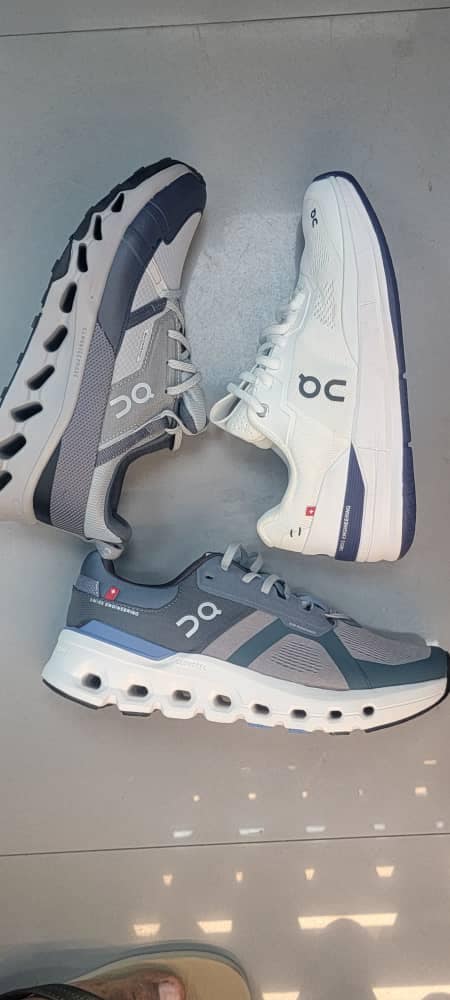 Legit men's sneakers
