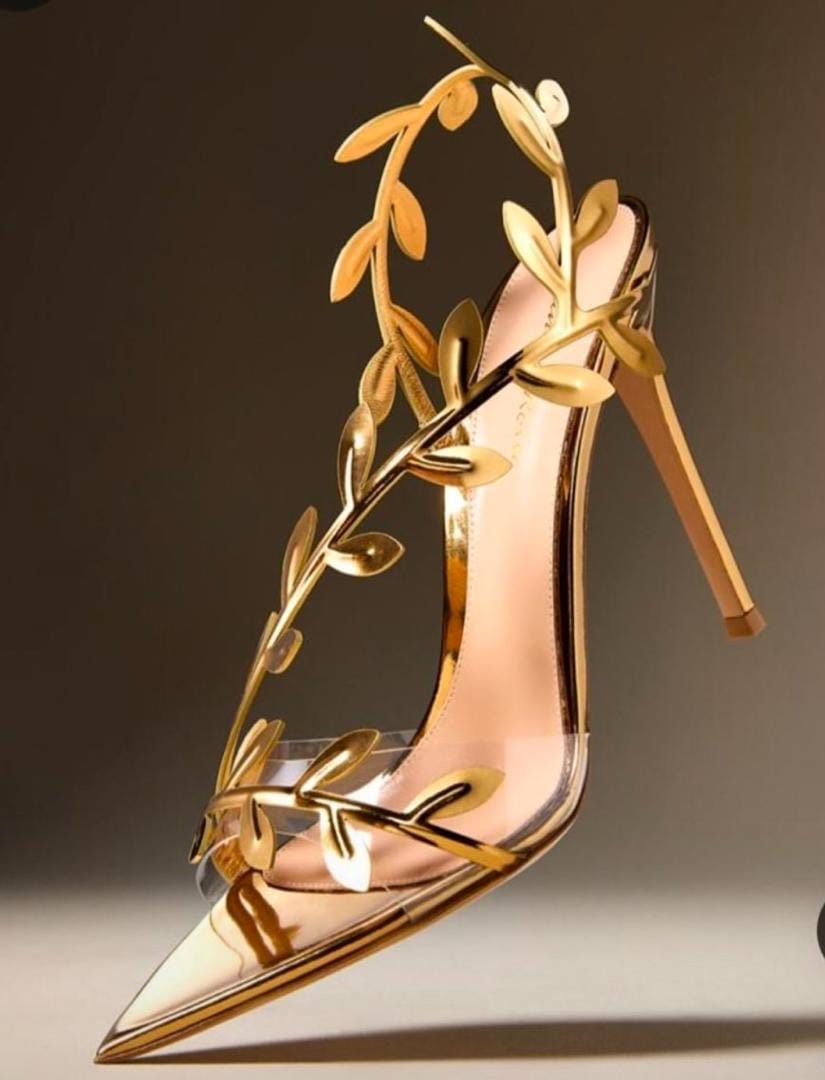 Women unique heel shoes