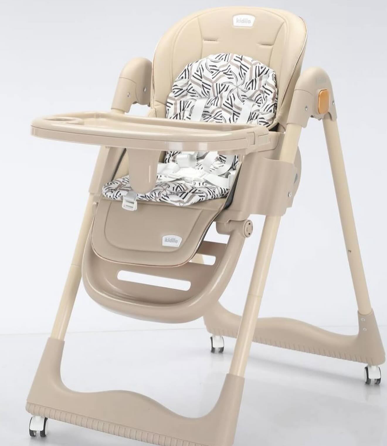 Baby feeding chairs