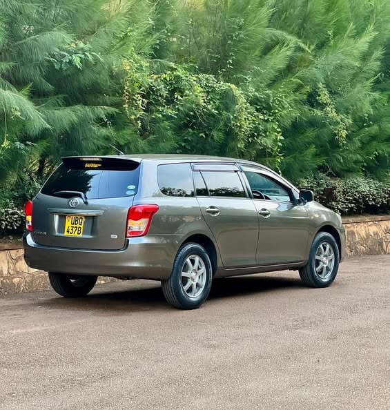 Toyota fielder model 2011