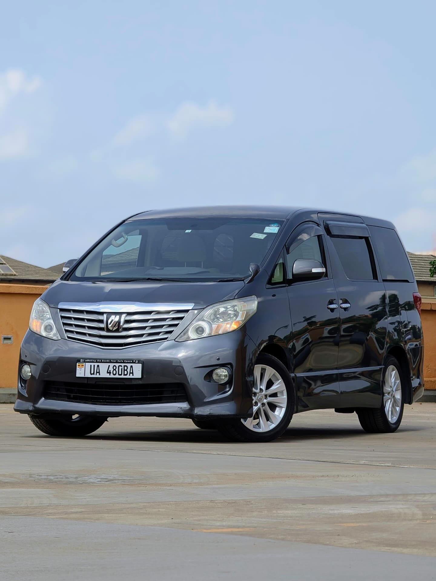 Toyota Alphard model 2010