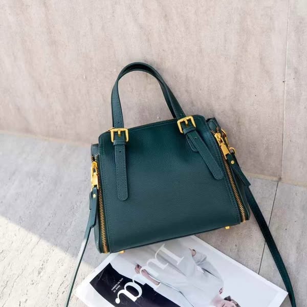 QUALITY HANDBAGs.