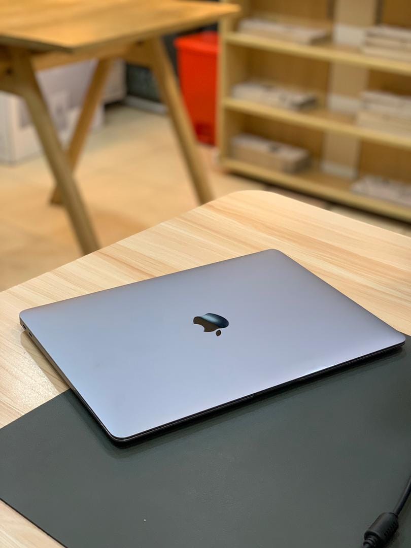 MACBOOK AIR 2020 M1