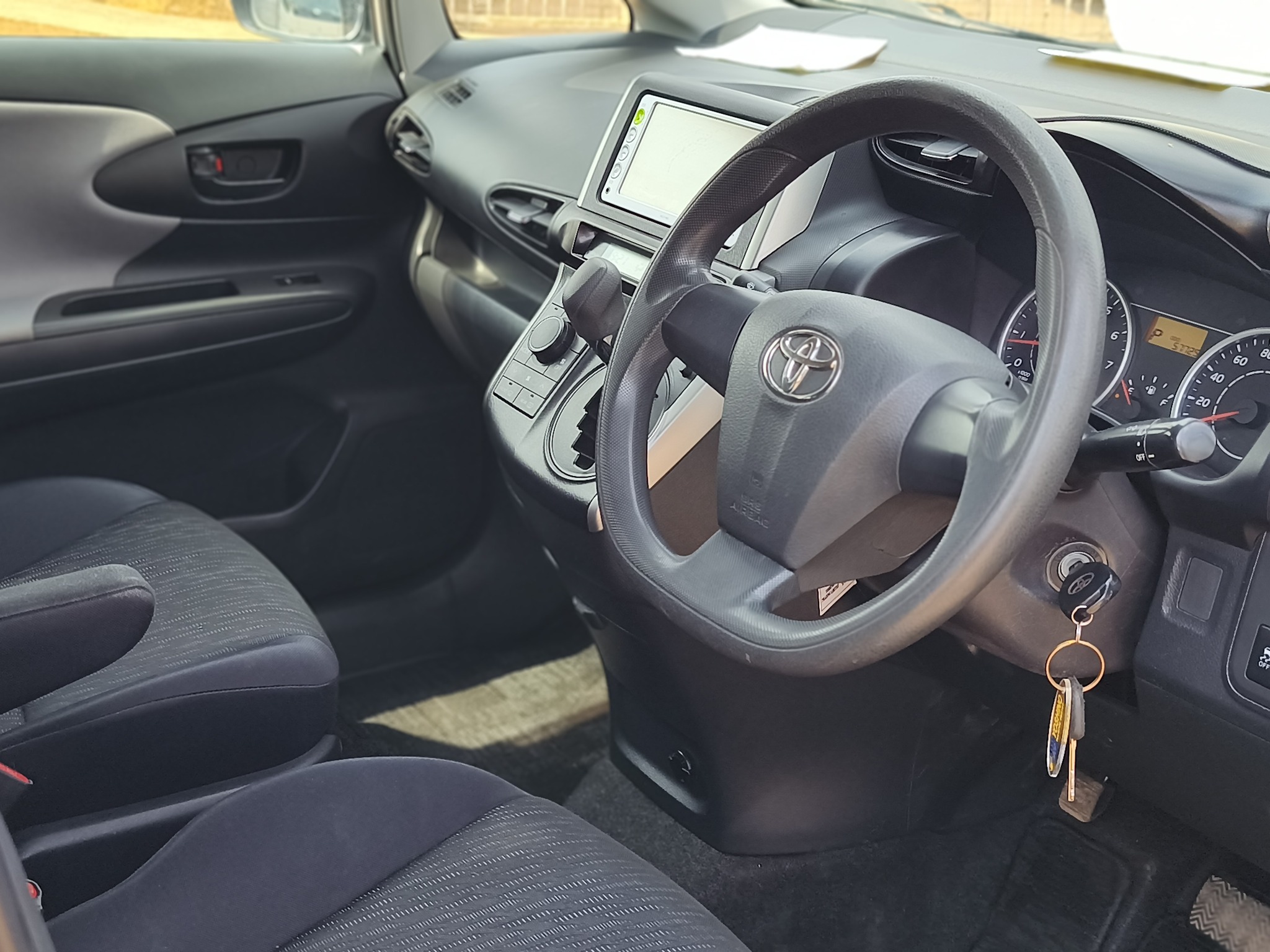 TOYOTA Wish 2011 model