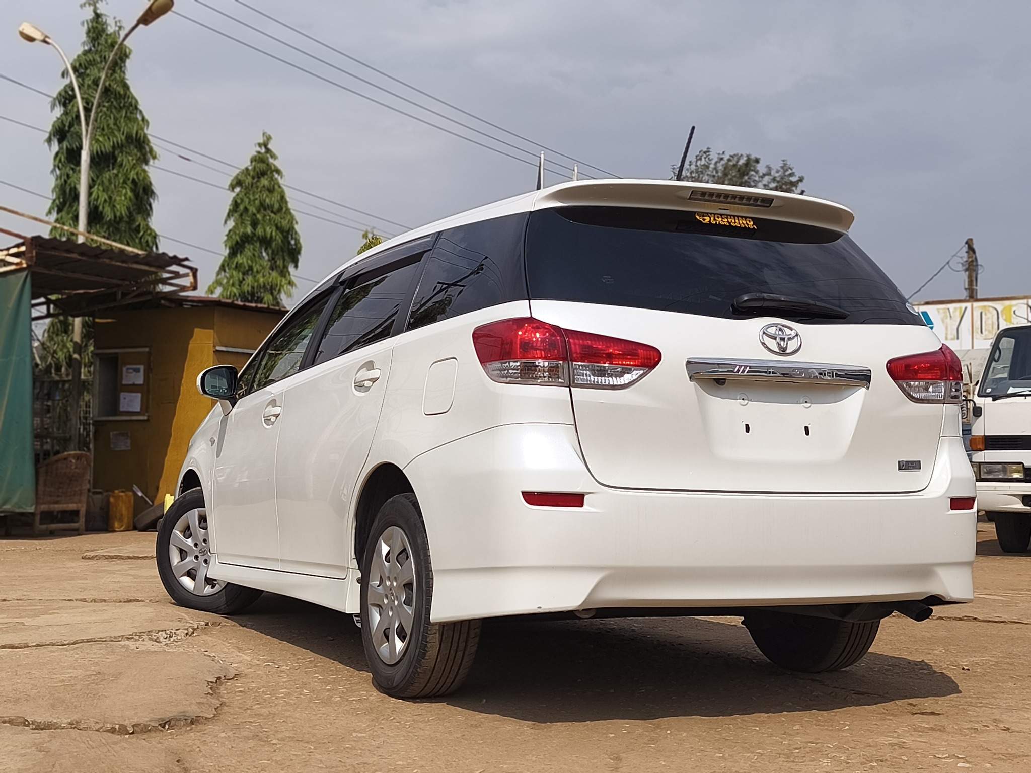 TOYOTA Wish 2011 model