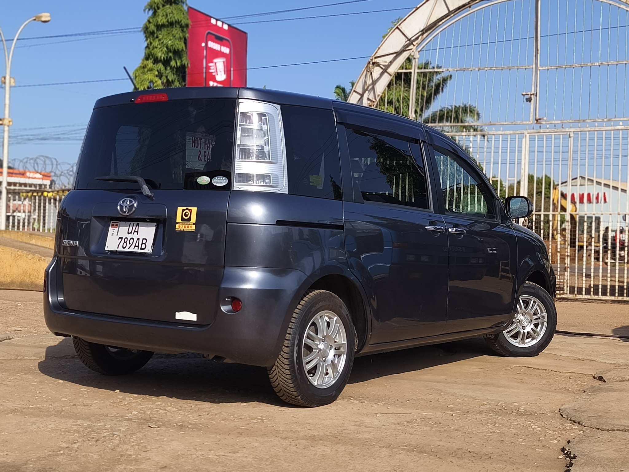 TOYOTA Sienta DICE 2011