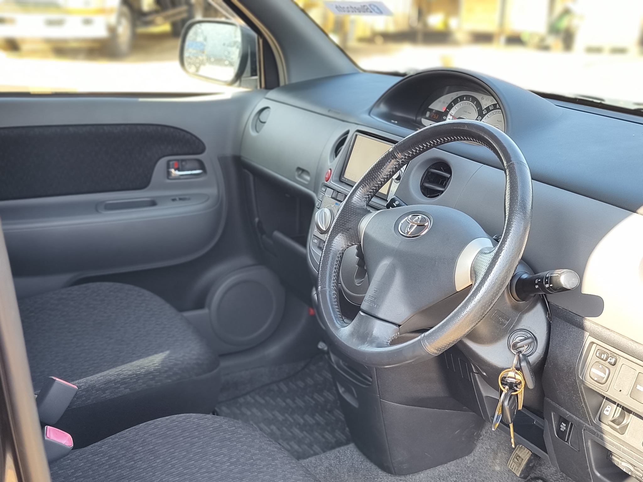 TOYOTA Sienta DICE 2011