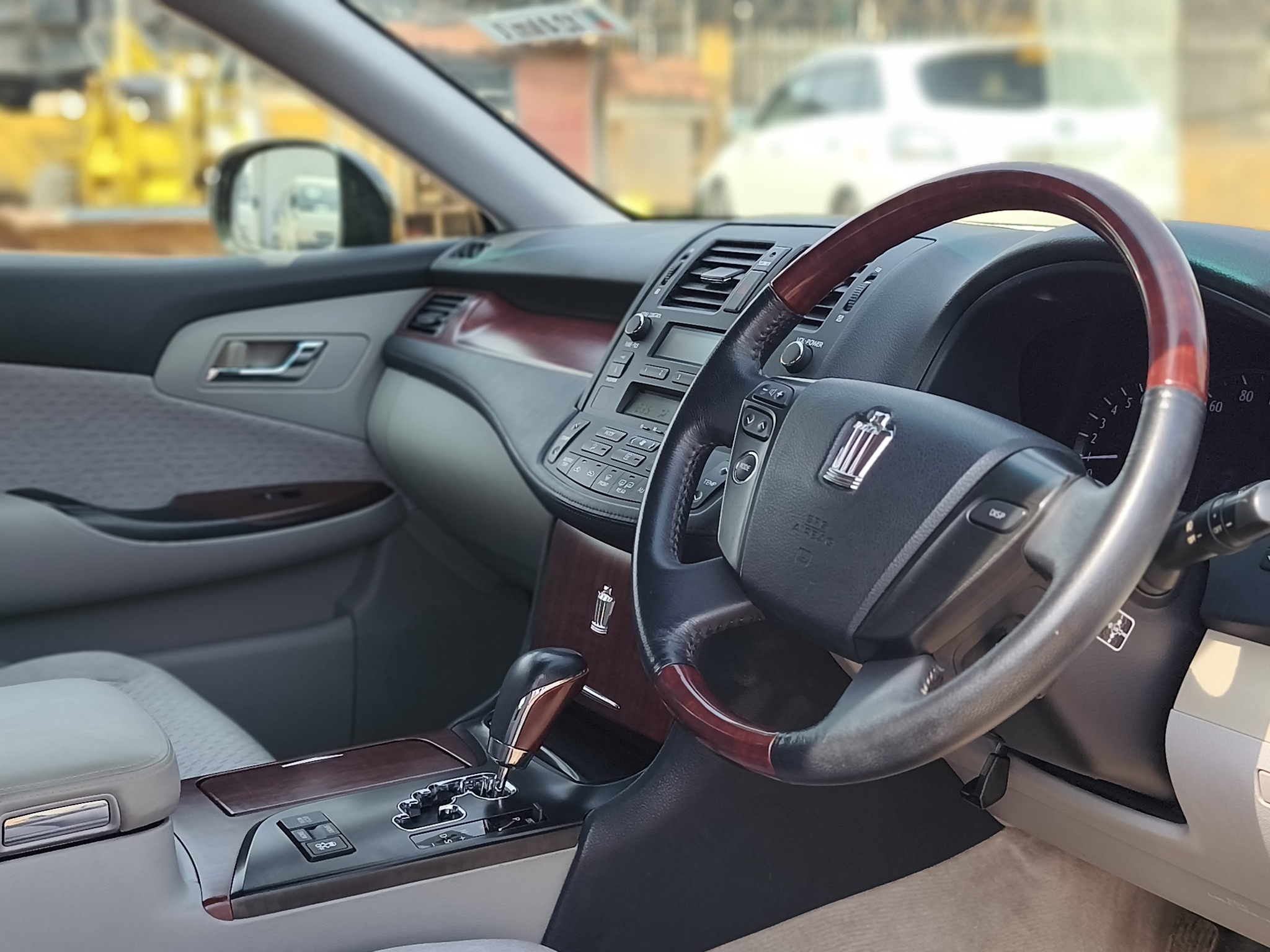 TOYOTA CROWN 2009 Royal Saloon,