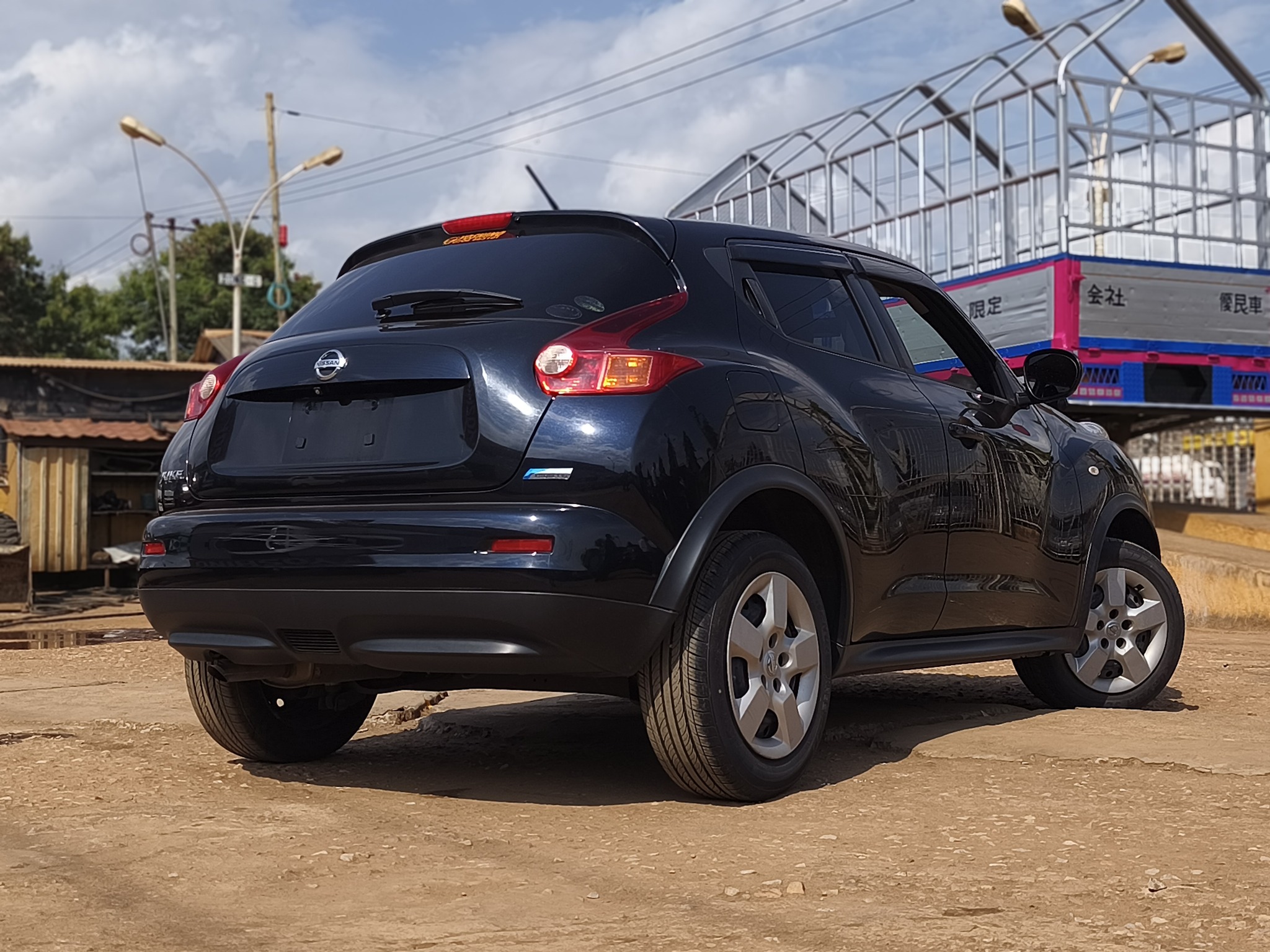NISSAN JUKE 2011