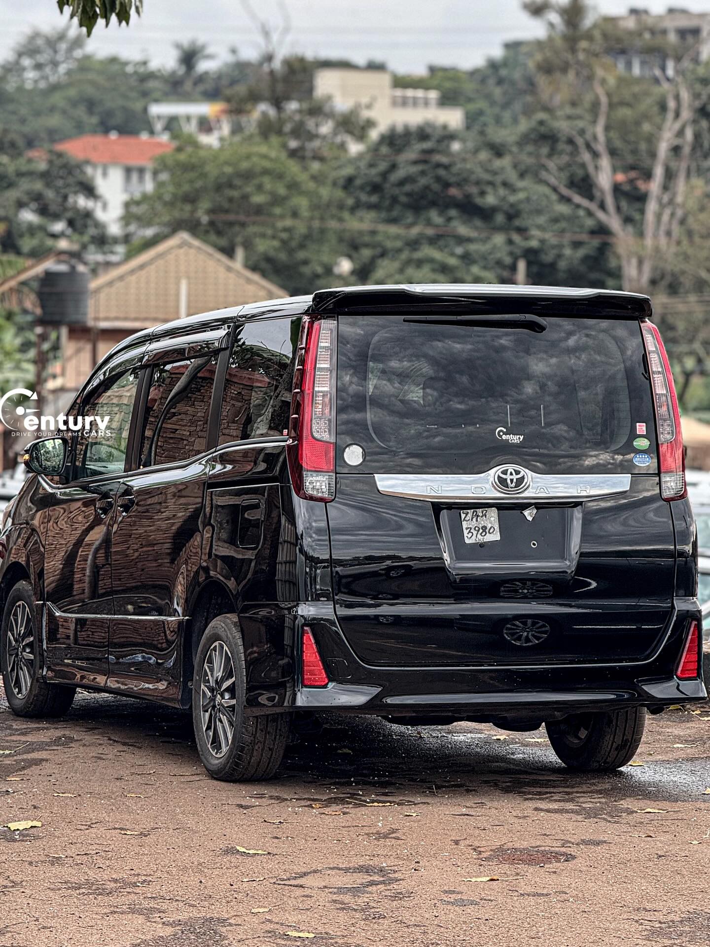 2014 TOYOTA NOAH 2WD PETROL 2.0L