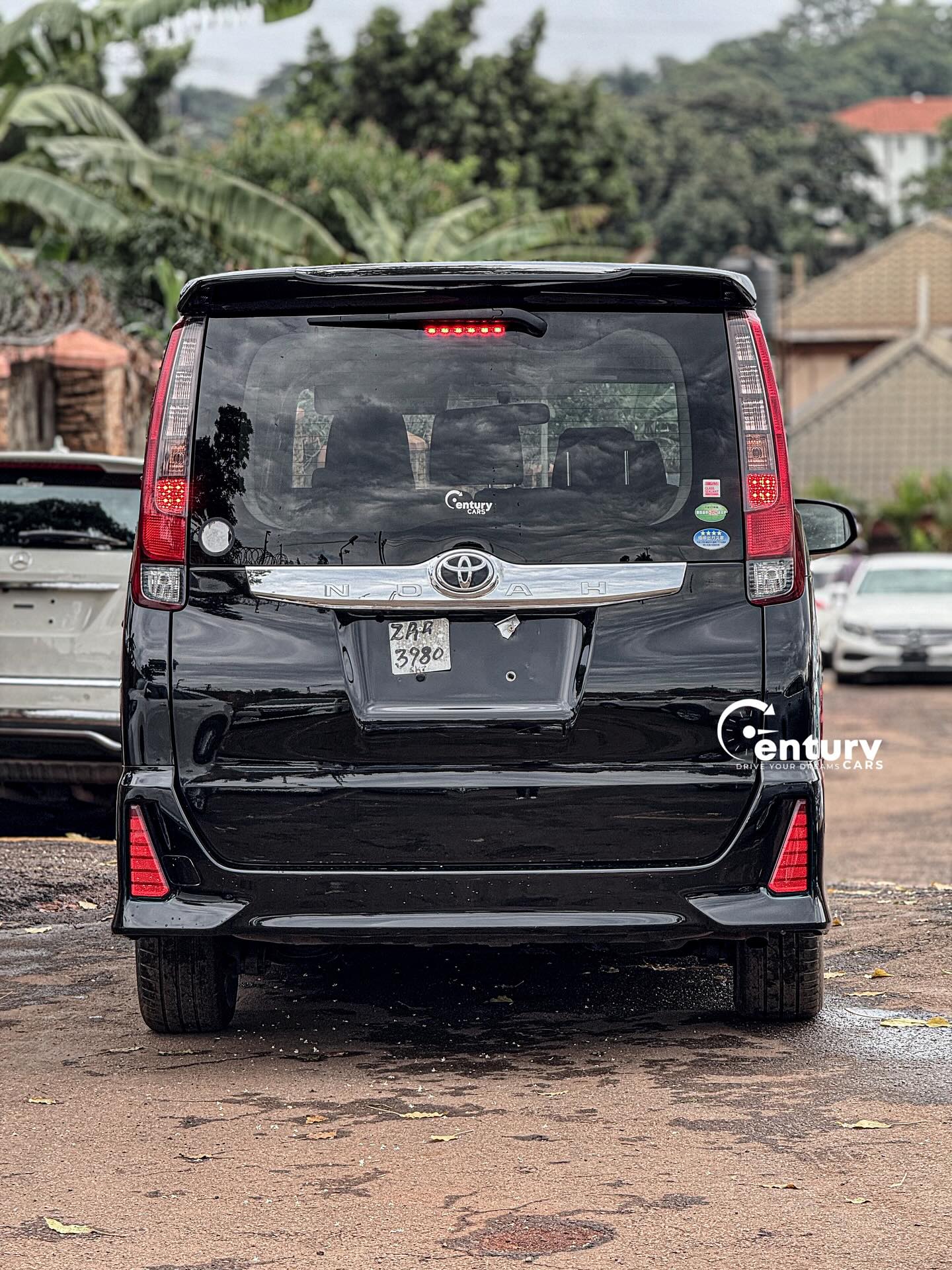 2014 TOYOTA NOAH 2WD PETROL 2.0L
