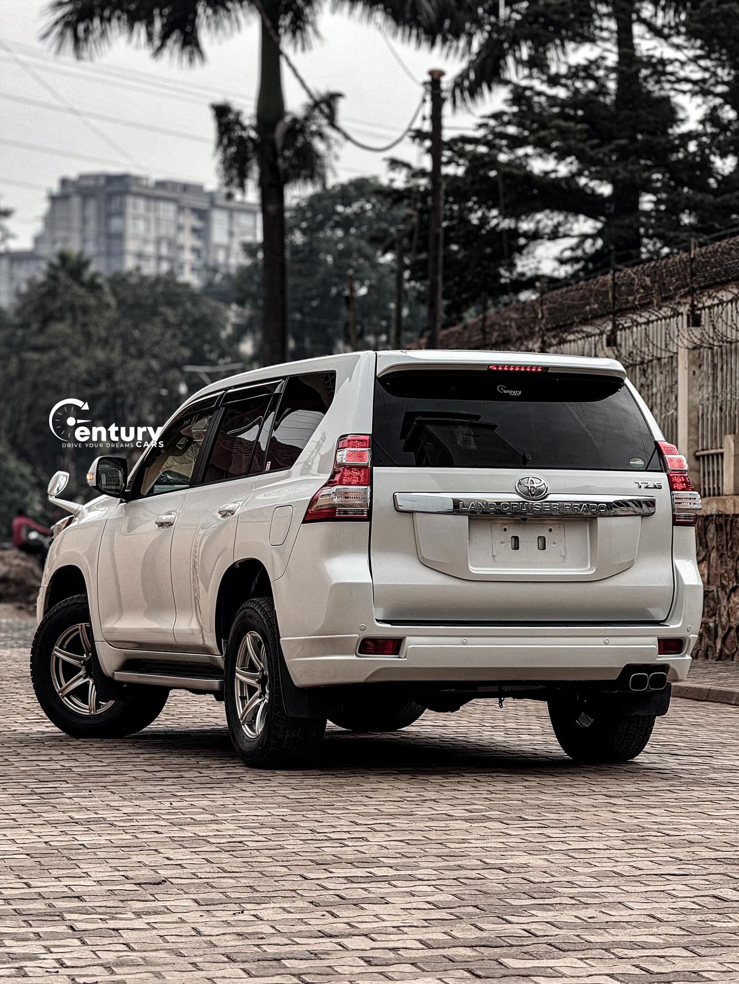 2017 TOYOTA LANDCRUISER TZ.G 7 SEATER