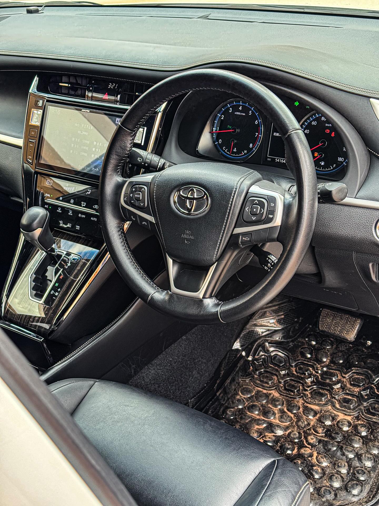 2016 TOYOTA HARRIER PETROL 2.0L