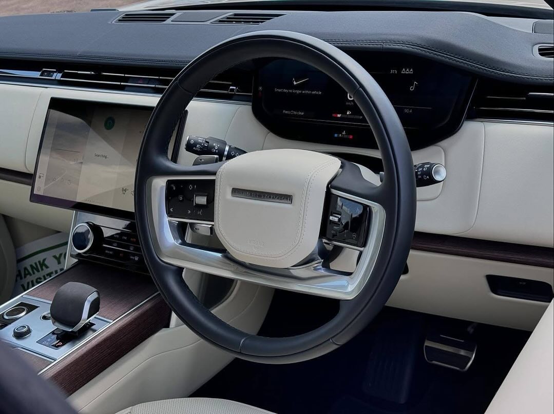 RANGE ROVER VOGUE P400 FIRST EDITION
