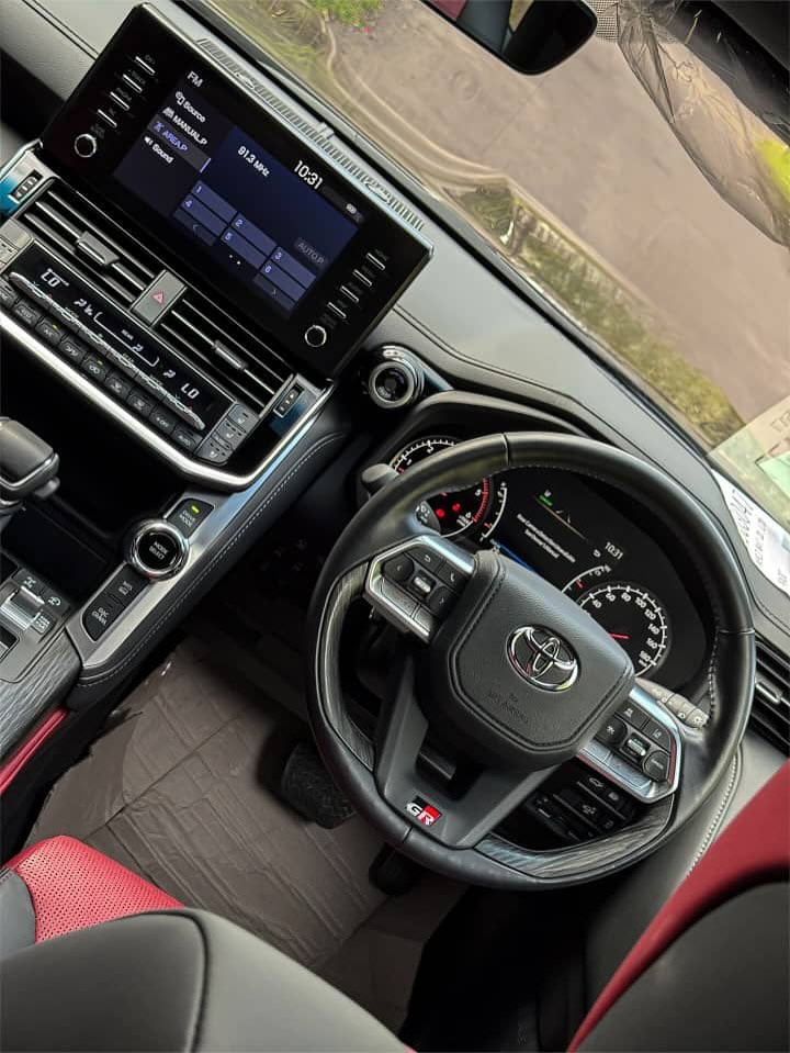 LANDCRUISER LC300 GR SPORT DIESEL 3.3LTR 2023