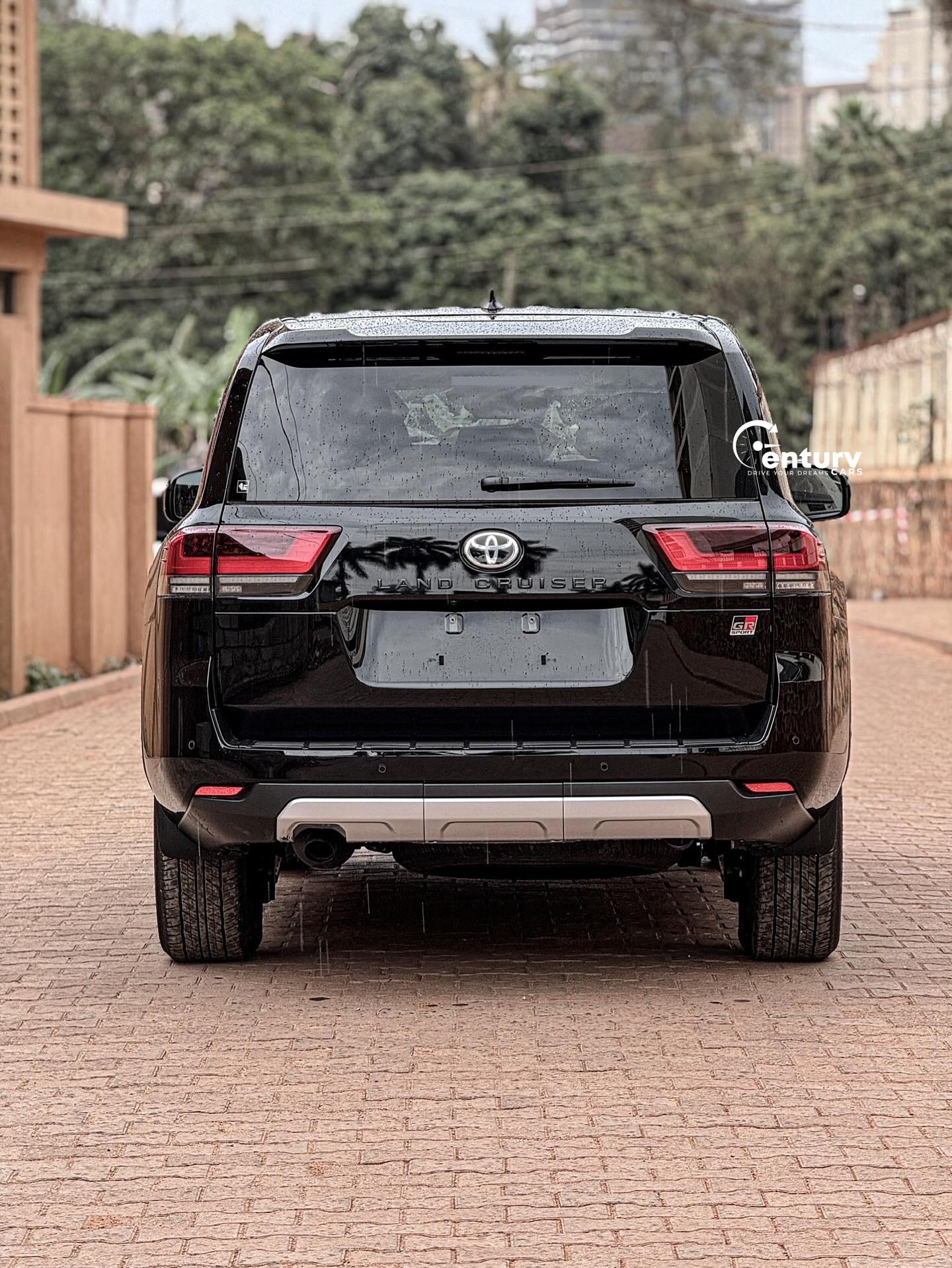 LANDCRUISER LC300 GR SPORT DIESEL 3.3LTR 2023