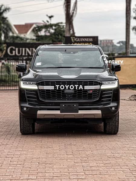 LANDCRUISER LC300 GR SPORT DIESEL 3.3LTR 2023