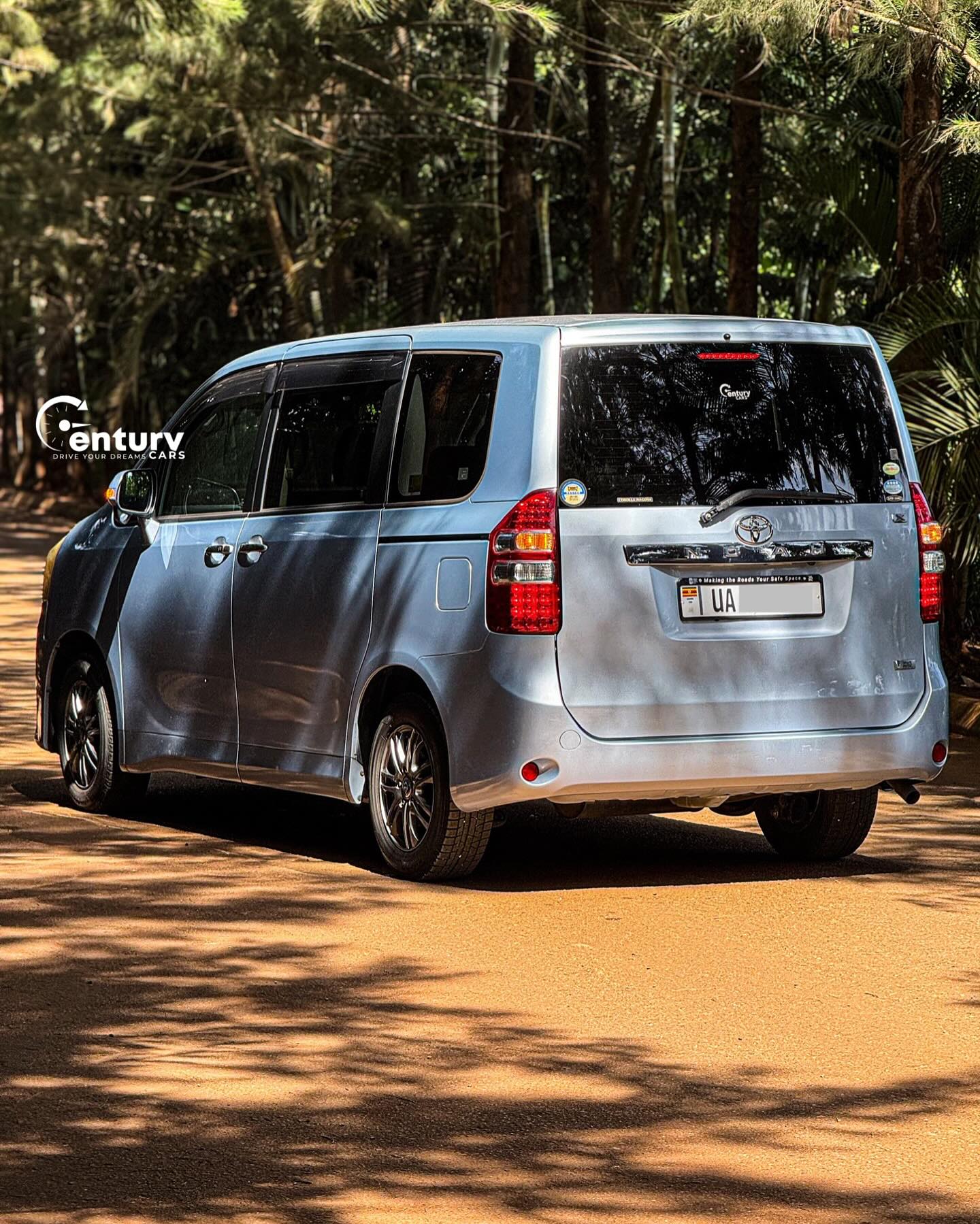 2012 TOYOTA NOAH VALV-MATIC X PETROL