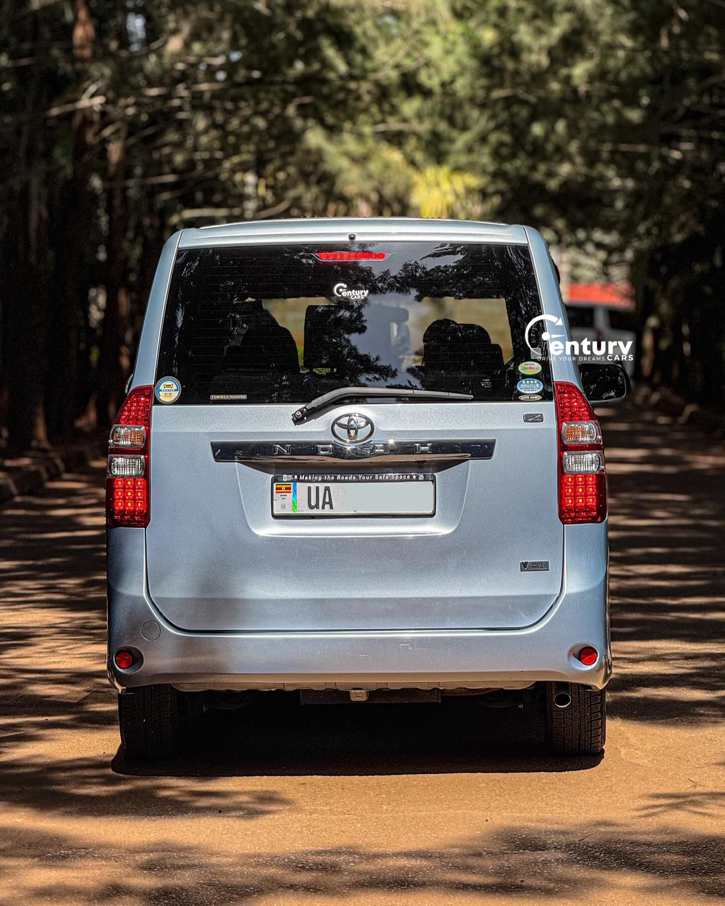 2012 TOYOTA NOAH VALV-MATIC X PETROL