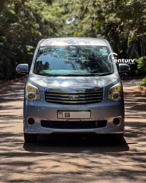 2012 TOYOTA NOAH VALV-MATIC X PETROL