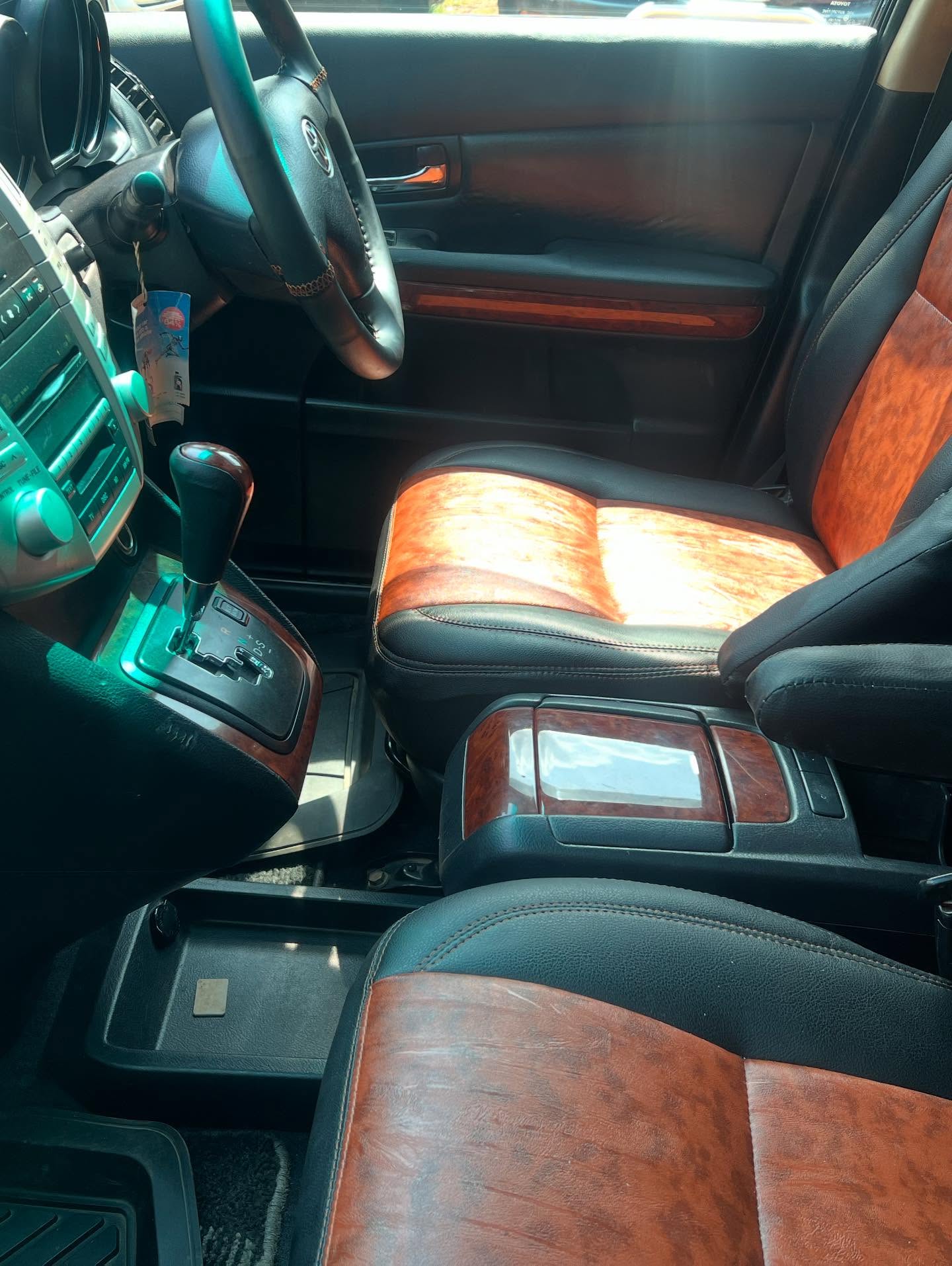 Toyota Harrier model 2005